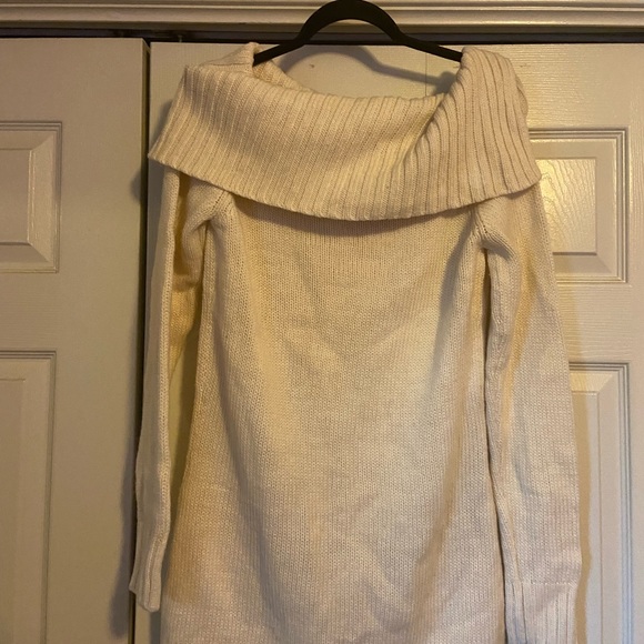 Never worn! Boatneck tunic sweater - Picture 2 of 4